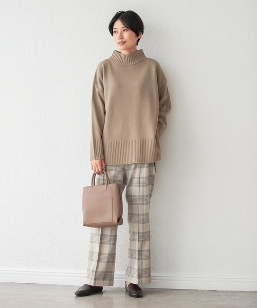 LEPSIM（レプシィム）の「5ゲージリブハイネックケアニット　950789（ニット/セーター・レディース・ブラック/グレー/レッド/ベージュ・FREE）」の11枚目の写真