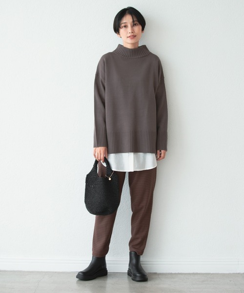 LEPSIM（レプシィム）の「5ゲージリブハイネックケアニット　950789（ニット/セーター・レディース・ブラック/グレー/レッド/ベージュ・FREE）」の5枚目の写真