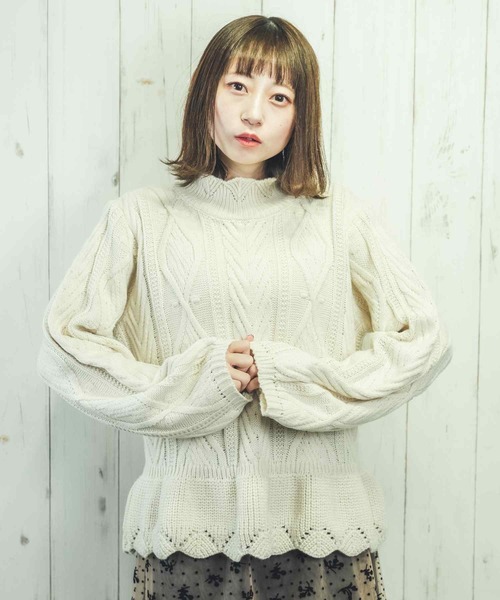 Clice de Paris（クリシェドゥパリス）の「K/ペプラムタートルニット（ニット/セーター・レディース・アイボリー/グレー/ベージュ・ONESIZE）」の2枚目の写真