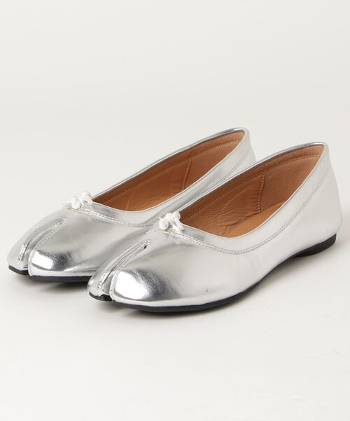 LibertyDoll（リバティードール）の「LibertyDoll フラット足袋パンプス（パンプス・レディース・グレイッシュベージュ/ブラック系その他/ホワイト/シルバー/キャメル/ブラック/ダークブラウン/アイボリー/ブラック系その他2/レッド/ブラウン/ゴールド・L/LL/S/M/3L/4L）」の20枚目の写真