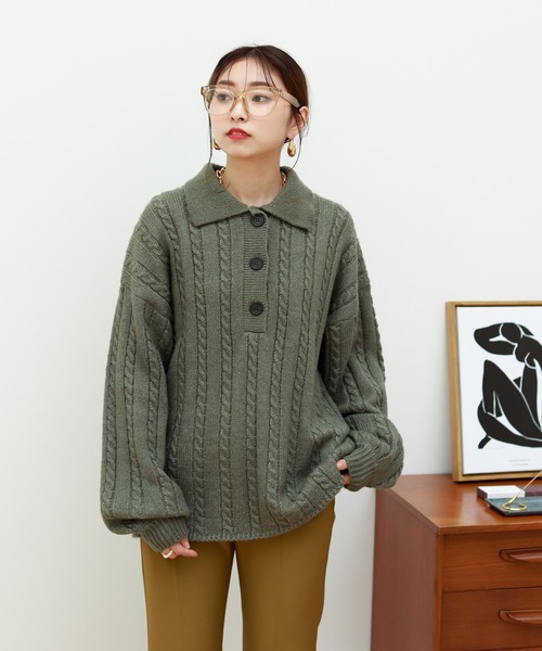 Birthday room（バースデイルーム）の「細ケーブル編みビッグシルエットポロニット（ニット/セーター・レディース・チャコールグレー/ブルー/グリーン/ライトベージュ・FREE）」の3枚目の写真