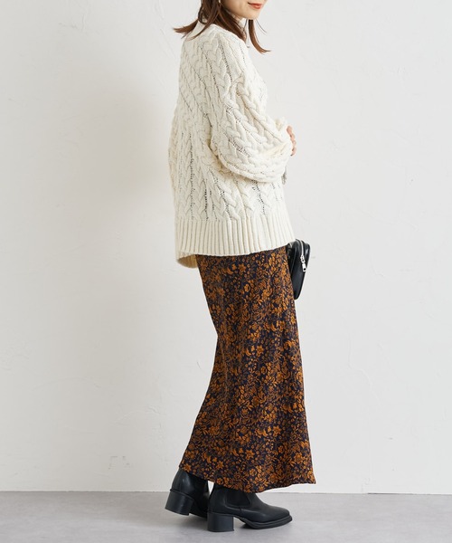 prose verse（プロズヴェール）の「ケーブル切替タートルニット（ニット/セーター・レディース・ブラック/グリーン/アイボリー/モカ・MEDIUM）」の5枚目の写真