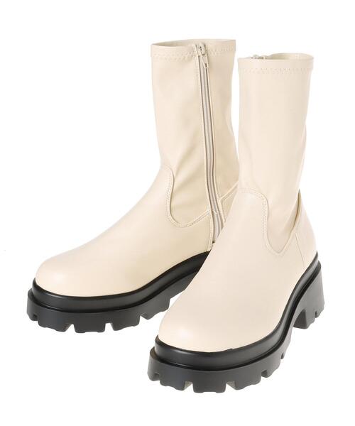 INGNI（イング）の「プラットフォームソールミドルレングスストレッチブーツ（ブーツ・レディース・ブラウン/ブラック/アイボリー・M）」の4枚目の写真