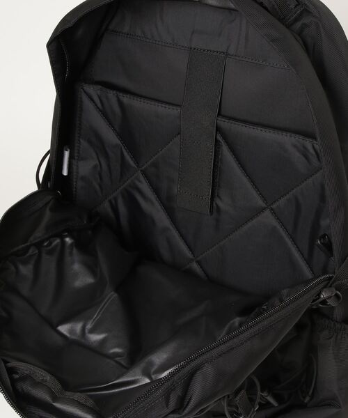 karrimor（カリマー）の「eclipse 27（バックパック/リュック・メンズ・バーガンディー/ダークネイビー/ブラック系/グレー系その他/レッド/ネイビー・ONESIZE）」の19枚目の写真