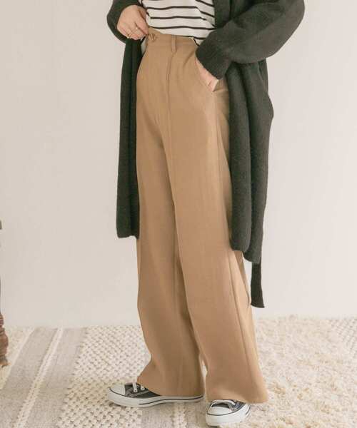 ITEMS URBANRESEARCH(アイテムズ アーバンリサーチ)の「センターシームパンツ(その他パンツ・レディース・レッド/ネイビー/ベージュ・FREE)」の1枚目の写真