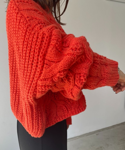 210nouve(トゥージュヌーブ)の「ドルマンスリーブケーブル編みショートニット(ニット/セーター・レディース・グレー/オレンジ/ホワイト・FREE)」の11枚目の写真