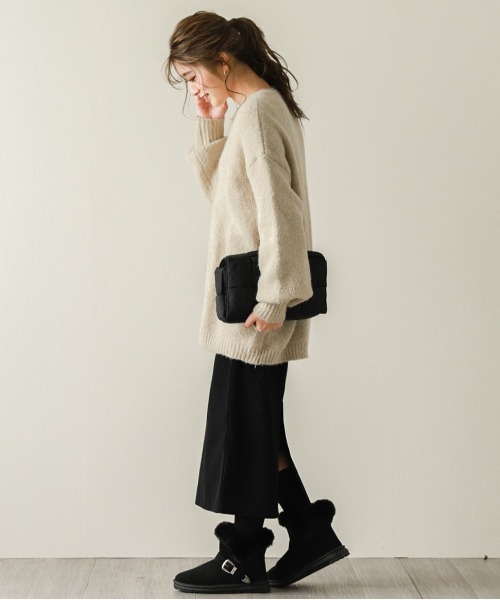 SUGAR BISKET（シュガービスケット）の「ベルト デザイン ムートンブーツ（パンプス・レディース・ブラック/ダークグレー・36/37/38/39/40）」の2枚目の写真