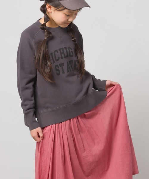 OMNES(オムネス)の「キッズ 裏毛スウェット ラグランプルオーバー ロゴプリント(スウェット・キッズ・ネイビー/アイボリー/モスグリーン/チャコール・100/110/120/130/140)」の14枚目の写真