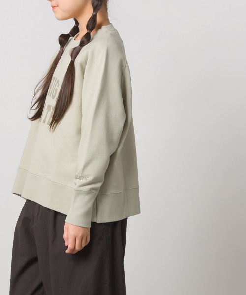 OMNES(オムネス)の「キッズ 裏毛スウェット ラグランプルオーバー ロゴプリント(スウェット・キッズ・ネイビー/アイボリー/モスグリーン/チャコール・100/110/120/130/140)」の16枚目の写真