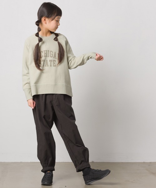 OMNES(オムネス)の「キッズ 裏毛スウェット ラグランプルオーバー ロゴプリント(スウェット・キッズ・ネイビー/アイボリー/モスグリーン/チャコール・100/110/120/130/140)」の18枚目の写真