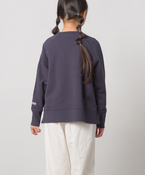 OMNES(オムネス)の「キッズ 裏毛スウェット ラグランプルオーバー ロゴプリント(スウェット・キッズ・ネイビー/アイボリー/モスグリーン/チャコール・100/110/120/130/140)」の22枚目の写真