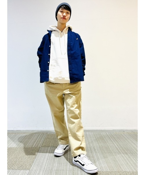 GAP（ギャップ）の「オックスフォード ブラナンベア ビッグシャツ（ユニセックス）（シャツ/ブラウス・メンズ・ネイビー/ライトブルー/グリーン/コーラル/ホワイト/カーキ/ピンク/パープル/ライトグレー/ブルー系その他/ホワイト系その他/チャコールグレー・L/XL/S/XS/M）」の16枚目の写真