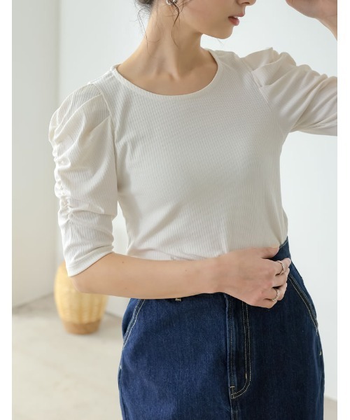 Re:EDIT（リエディ）の「[神山まりあさん着用]無地orボーダーテレコリブパワショルトップス（Tシャツ/カットソー・レディース・ブラック/オフホワイト/ホワイト系その他・MEDIUM）」の2枚目の写真