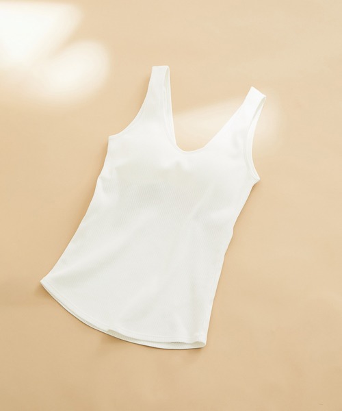 ADAM ET ROPE'（アダムエロペ）の「バックオープンタンクトップ（タンクトップ・レディース・カーキ/ホワイト/ブラック・FREE）」の2枚目の写真