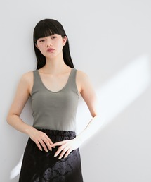 バックオープンタンクトップ