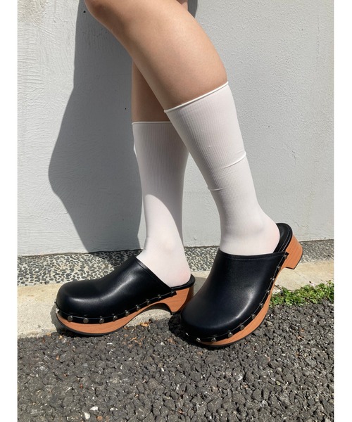 WC(ダブル シー)の「サボサンダル(サンダル・レディース・ホワイト/ブラック・SMALL/MEDIUM)」の2枚目の写真