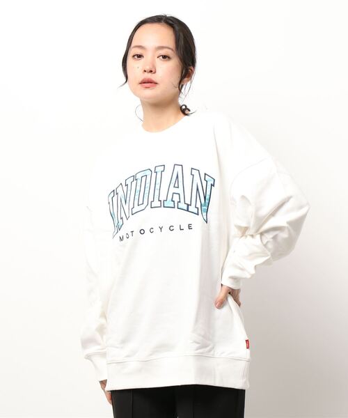 INDIAN(インディアン)の「★NDIAN★サテンロゴ オーバーサイズトレーナー(スウェット・レディース・ブラック/オフホワイト/グリーン/ブルーグレー・LARGE/X-LARGE/MEDIUM)」の2枚目の写真
