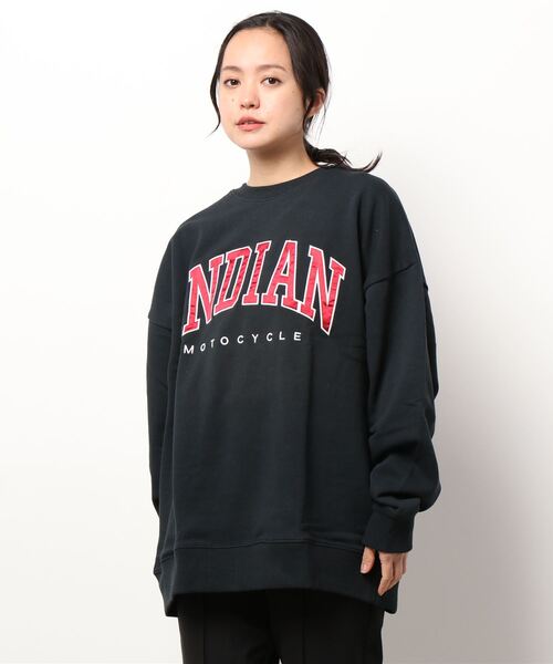 INDIAN(インディアン)の「★NDIAN★サテンロゴ オーバーサイズトレーナー(スウェット・レディース・ブラック/オフホワイト/グリーン/ブルーグレー・LARGE/X-LARGE/MEDIUM)」の1枚目の写真