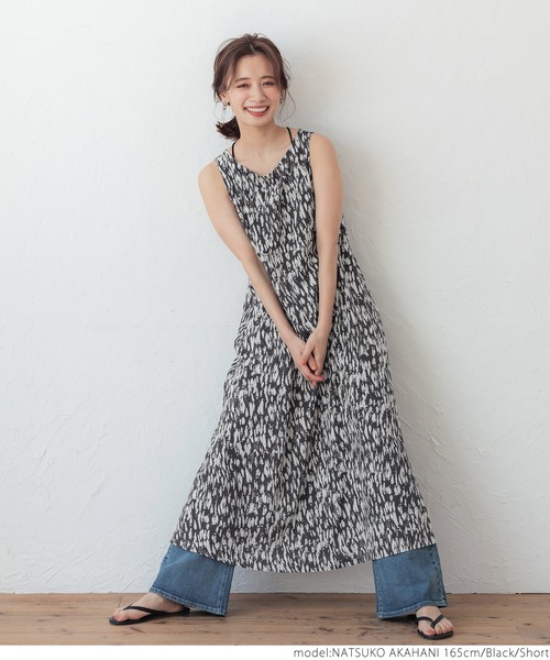 coca（coca）（コカ）の「ペインティングノースリーブワンピース（ワンピース・レディース・ブラック・SHORT/LONG）」の5枚目の写真