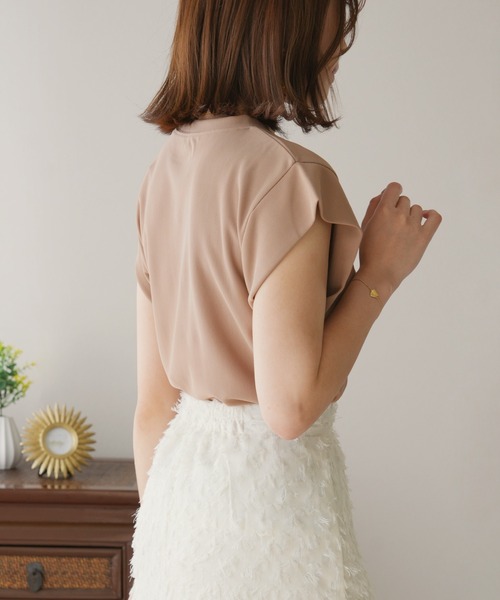 IAMUSE(アイアミューズ)の「【シワと毛玉になりにくいポンチ素材/下着が見えない脇カバー付き】フレンチスリーブトップス S0597【IAMUSE】(Tシャツ/カットソー・レディース・ブラック/ホワイト/グレイッシュベージュ/グリーン/ベージュ/マスタード・FREE)」の22枚目の写真