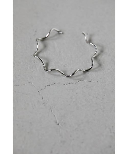 STYLEMIXER（スタイルミキサー）の「ウェーブバングル（バングル/リストバンド・レディース・ゴールド/シルバー・FREE）」の3枚目の写真