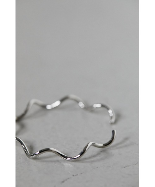 STYLEMIXER（スタイルミキサー）の「ウェーブバングル（バングル/リストバンド・レディース・ゴールド/シルバー・FREE）」の6枚目の写真