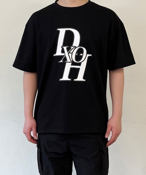 A'GEM/9 × .kom『DXOH/ディソエイチ』STACK LOGO T-SHIRT