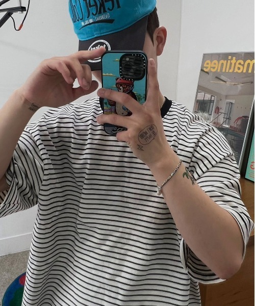 ATTENTION(アテンション)の「【ATTENTION】BIGボーダーハーフスリーブT 別注/韓国セレクト/ビッグシルエット(Tシャツ/カットソー・メンズ・ブラック/グレー/レッド/オレンジ/グリーン・フリ-)」の12枚目の写真