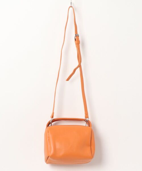 She's Closet（シーズクローゼット）の「フェイクレザー2wayミニワンハンドルバッグ/ショルダーバッグ（ハンドバッグ・レディース・ホワイト/ブラック/グリーン/キャメル・FREE）」の5枚目の写真