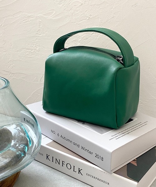 She's Closet（シーズクローゼット）の「フェイクレザー2wayミニワンハンドルバッグ/ショルダーバッグ（ハンドバッグ・レディース・ホワイト/ブラック/グリーン/キャメル・FREE）」の4枚目の写真