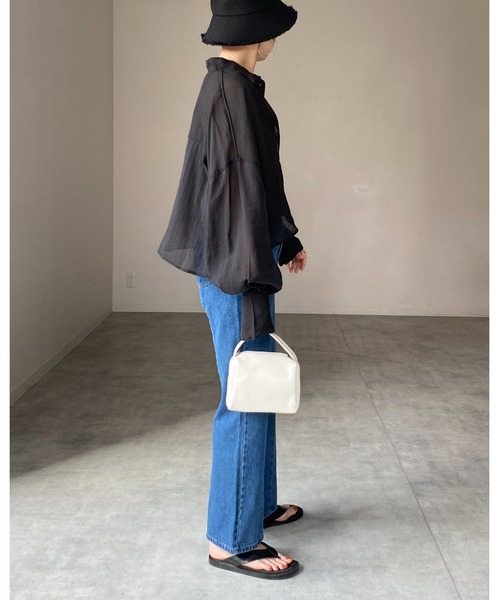 She's Closet（シーズクローゼット）の「フェイクレザー2wayミニワンハンドルバッグ/ショルダーバッグ（ハンドバッグ・レディース・ホワイト/ブラック/グリーン/キャメル・FREE）」の9枚目の写真