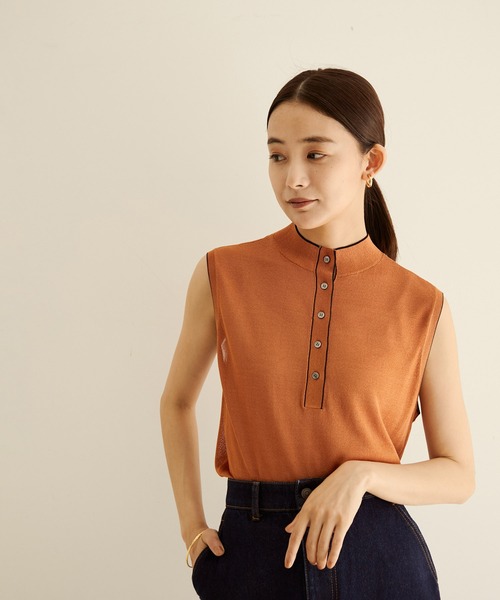 SALON adam et rope'（サロン アダム エ ロペ）の「【サステナブル】[アンサンブル着用可能]シアーノースリーブ2WAYプルオーバー（Tシャツ/カットソー・レディース・ブラック/カーキ/オレンジ・FREE）」の5枚目の写真