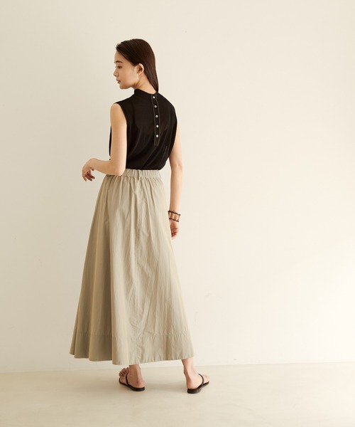 SALON adam et rope'（サロン アダム エ ロペ）の「【サステナブル】[アンサンブル着用可能]シアーノースリーブ2WAYプルオーバー（Tシャツ/カットソー・レディース・ブラック/カーキ/オレンジ・FREE）」の6枚目の写真