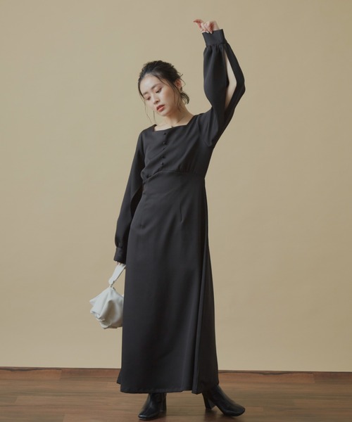 VANNIE U（ヴァニーユー）の「インスリットキャシャワンピース（ワンピース・レディース・ブラック/アイボリー・FREE）」の9枚目の写真