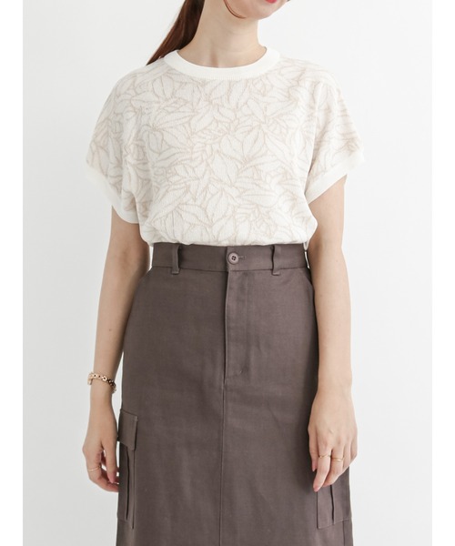 Te chichi（テチチ）の「リーフパターンジャカードニット（ニット/セーター・レディース・オフホワイト/ベージュ/チャコール・ﾌﾘ-）」の2枚目の写真