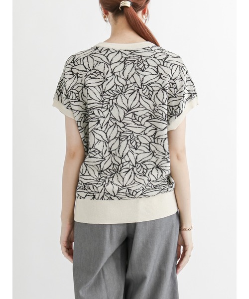 Te chichi（テチチ）の「リーフパターンジャカードニット（ニット/セーター・レディース・オフホワイト/ベージュ/チャコール・ﾌﾘ-）」の9枚目の写真