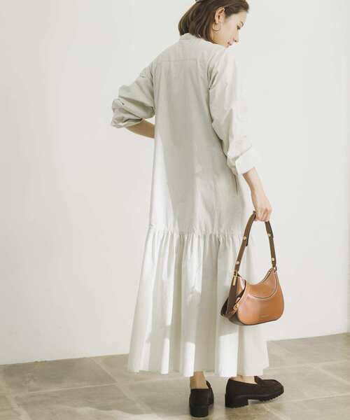 URBAN RESEARCH(アーバンリサーチ)の「ギャザーティアードワンピース(ワンピース・レディース・ブラック/グレー系その他・FREE)」の15枚目の写真