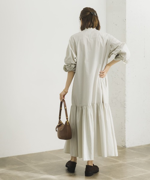 URBAN RESEARCH(アーバンリサーチ)の「ギャザーティアードワンピース(ワンピース・レディース・ブラック/グレー系その他・FREE)」の19枚目の写真