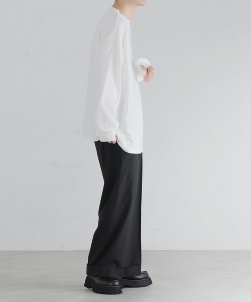 epnok(エプノック)の「タックオーバーロンTee(Tシャツ/カットソー・メンズ・ブラック/ブラウン/オフホワイト/ダークカーキ/グレイッシュベージュ・SMALL/MEDIUM/LARGE)」の20枚目の写真