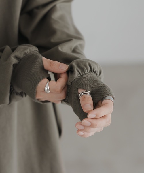 epnok(エプノック)の「タックオーバーロンTee(Tシャツ/カットソー・メンズ・ブラック/ブラウン/オフホワイト/ダークカーキ/グレイッシュベージュ・SMALL/MEDIUM/LARGE)」の16枚目の写真