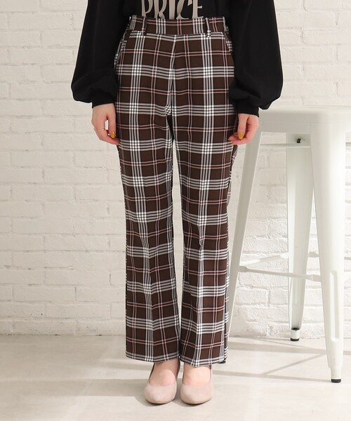 Cutie Blonde（キューティーブロンド）の「◆【セットアップ可能】後ろゴムなのに美脚魅せ。センタープレス セミフレアパンツ（その他パンツ・レディース・ブラック/ブラウン系2/ベージュ系1・01/02/03）」の6枚目の写真