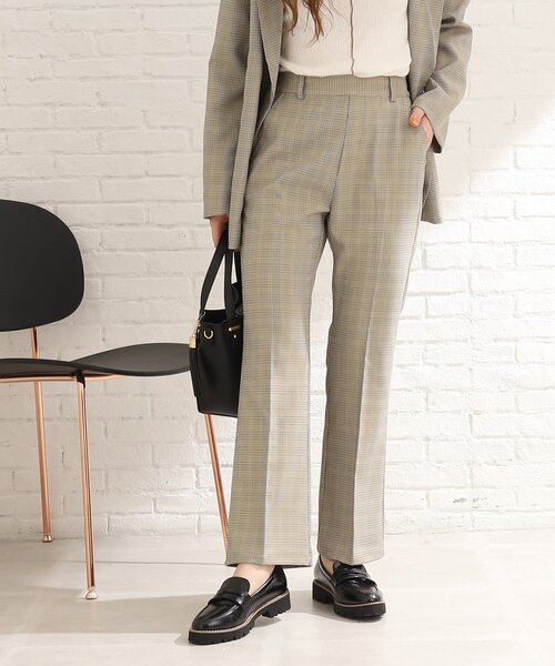 Cutie Blonde（キューティーブロンド）の「◆【セットアップ可能】後ろゴムなのに美脚魅せ。センタープレス セミフレアパンツ（その他パンツ・レディース・ブラック/ブラウン系2/ベージュ系1・01/02/03）」の17枚目の写真