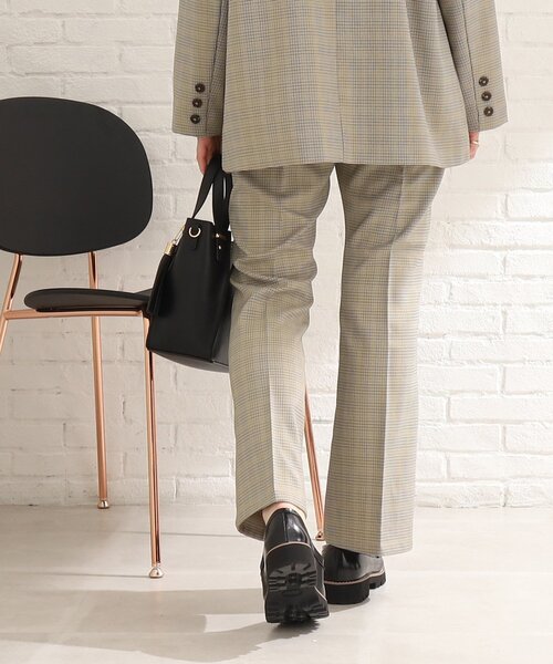Cutie Blonde（キューティーブロンド）の「◆【セットアップ可能】後ろゴムなのに美脚魅せ。センタープレス セミフレアパンツ（その他パンツ・レディース・ブラック/ブラウン系2/ベージュ系1・01/02/03）」の9枚目の写真