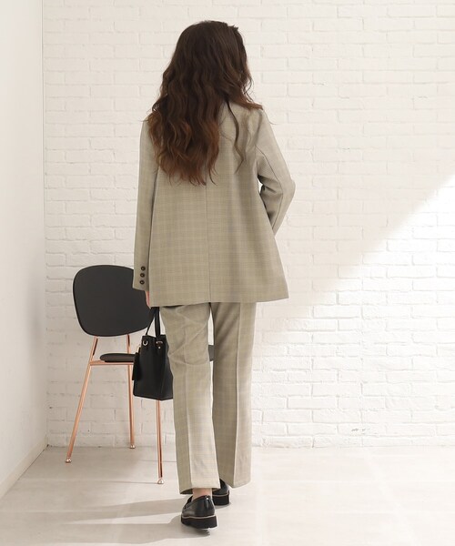 Cutie Blonde（キューティーブロンド）の「◆【セットアップ可能】後ろゴムなのに美脚魅せ。センタープレス セミフレアパンツ（その他パンツ・レディース・ブラック/ブラウン系2/ベージュ系1・01/02/03）」の7枚目の写真