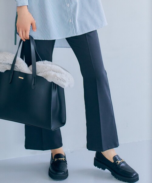 Cutie Blonde（キューティーブロンド）の「◆【セットアップ可能】後ろゴムなのに美脚魅せ。センタープレス セミフレアパンツ（その他パンツ・レディース・ブラック/ブラウン系2/ベージュ系1・01/02/03）」の11枚目の写真