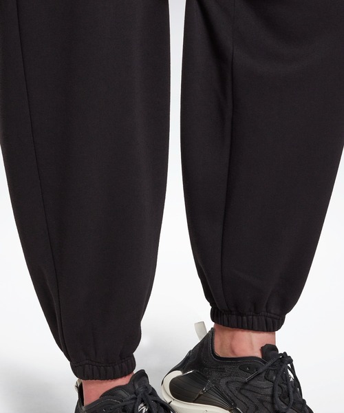 Reebok(リーボック)の「スタジオ ニット パンツ / Studio Knit Pants /(その他パンツ・レディース・ブラック・SMALL/X-SMALL/LARGE/MEDIUM/X-LARGE)」の4枚目の写真
