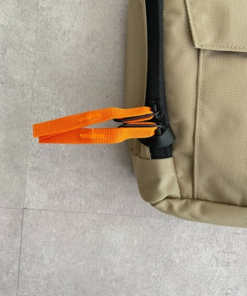 MYSTERY RANCH（ミステリーランチ）の「【MYSTERY RANCH/ミステリーランチ】DISTRICT 8（メッセンジャーバッグ・メンズ・ブラック/ベージュ/ブルー・FREE）」の7枚目の写真