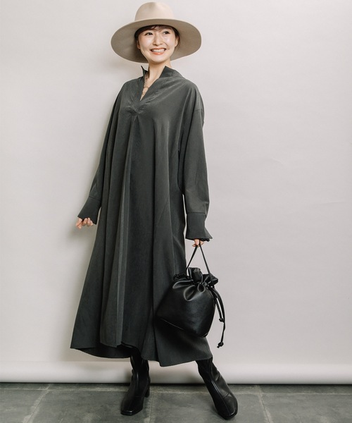 ELVENCE DEUX(エルベンスドゥ)の「ピーチスキッパーシャツOP(シャツワンピース・レディース・チャコールグレー/ベージュ・FREE)」の1枚目の写真