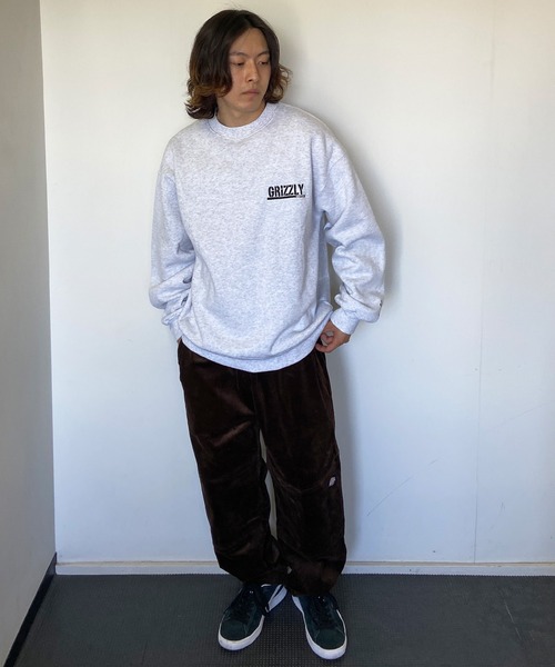 GRIZZLY(グリズリー)の「GRIZZLY/グリズリー オーバーサイズ ワッペンロゴ/裏起毛 刺繍ロゴ クルーネックスウェット/トレーナー VIGR22MS4(スウェット・メンズ・ブラック/グレー・L/XL/M)」の11枚目の写真