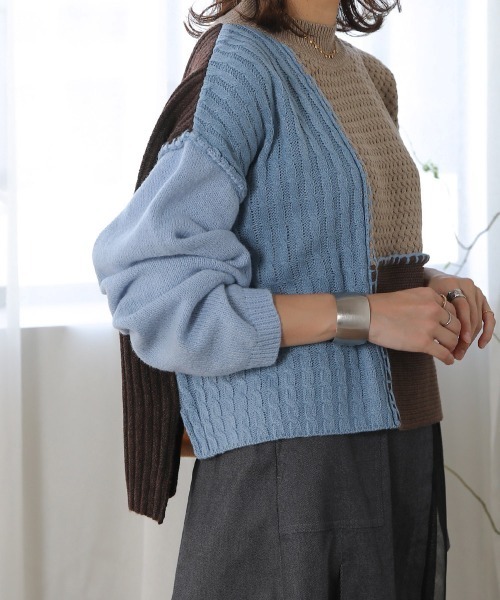 Bou Jeloud(ブージュルード)の「ブロッキング配色ニット(ニット/セーター・レディース・ブルー/グリーン/オレンジ・FREE)」の17枚目の写真